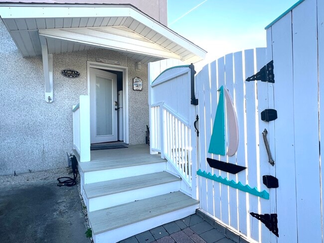 Building Photo - 301 Butler Ave Unit 301B