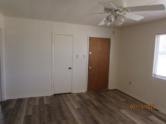 921 S Platinum Ave