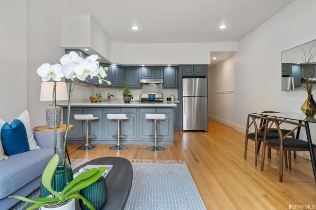 Photo - 3177 California St