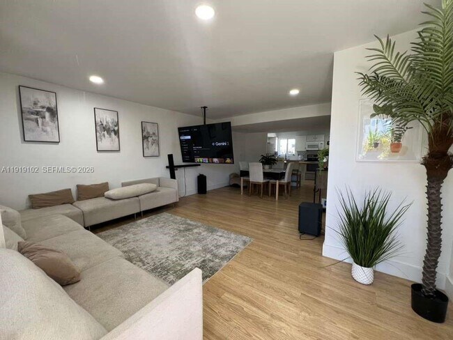 Photo - 1480 NE 151st St