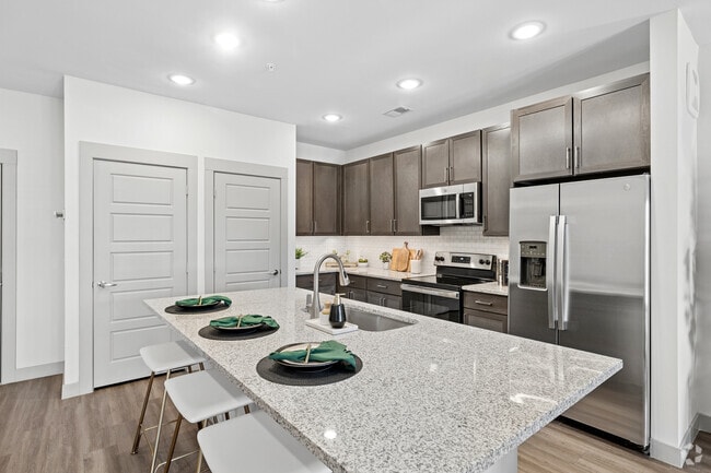 A2 1BR, 1BA - 861SF - Kitchen