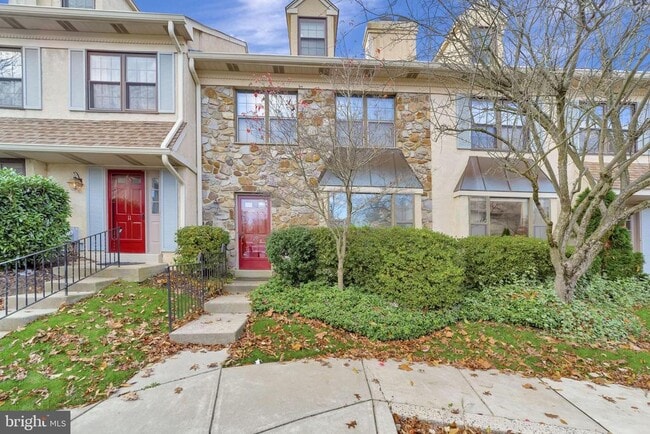 Building Photo - 10 Liberte Ln