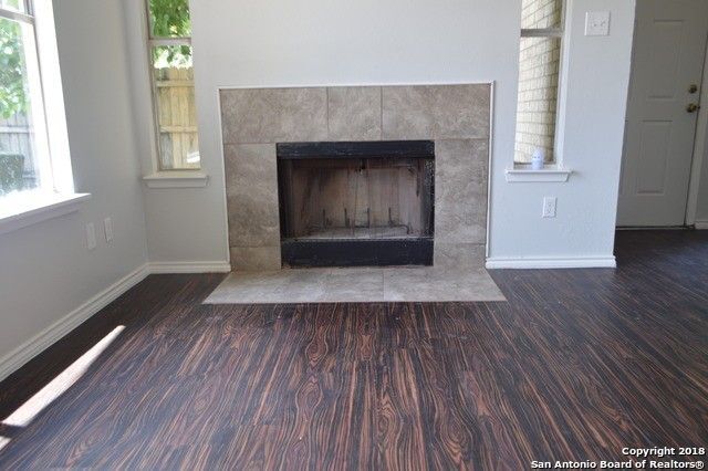 Photo - 7536 Oak Chase