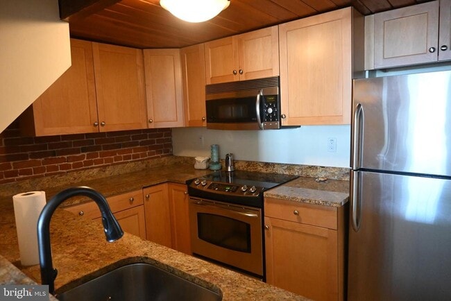 Photo - 50 N Front St