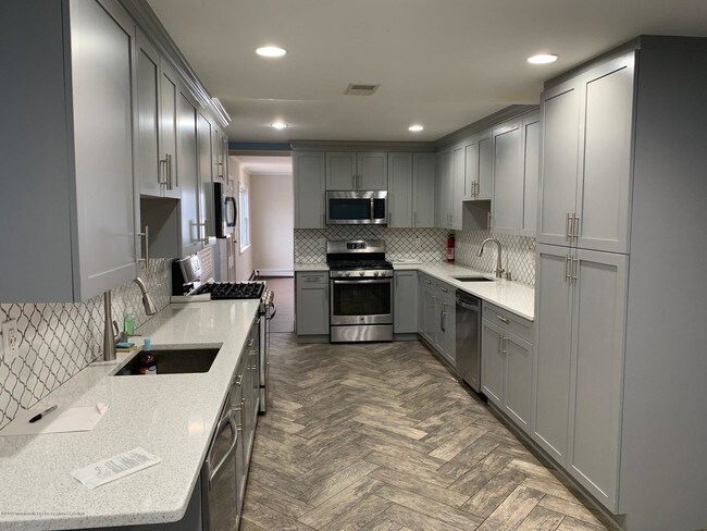 Photo - 290 Lockwood Ave