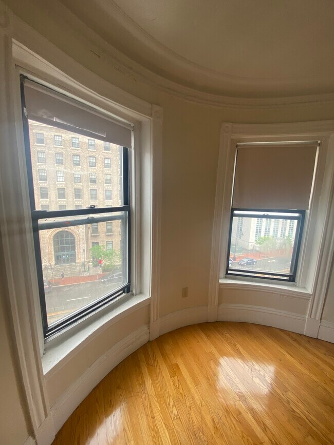 Saint Stephen Street Apartments