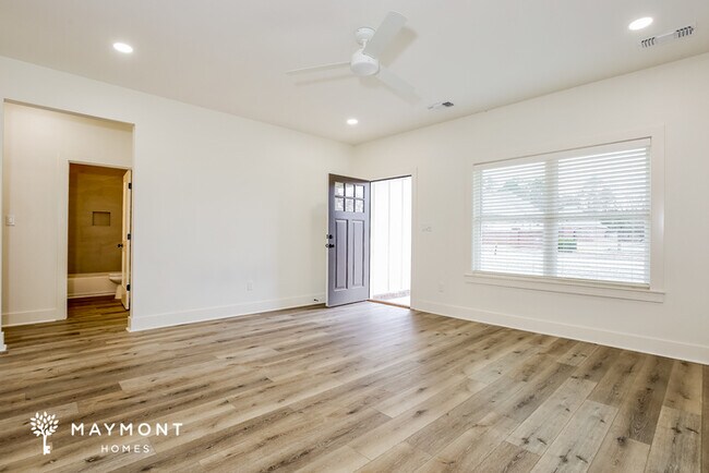 Photo - 16318 Lamarche Dr