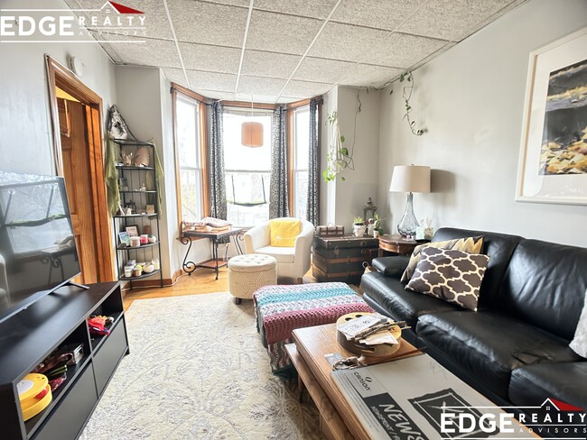 Building Photo - 16 Cottage St Unit 1