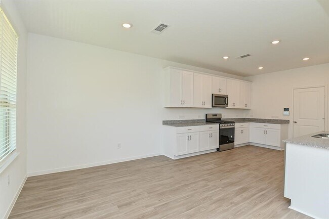 Photo - 1005 Greenshank Dr