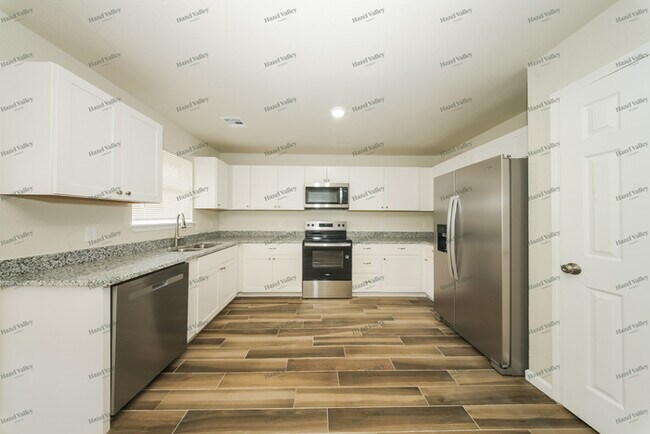 Photo - 8909 Woodbend Dr