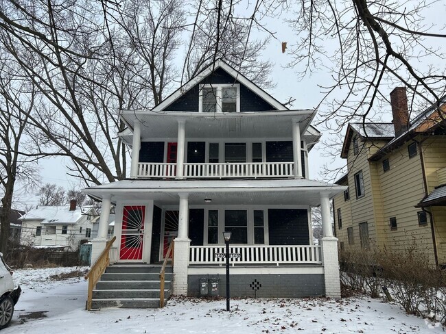 Building Photo - Duplex Rental