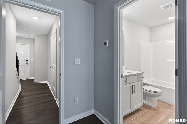 Photo - 516 Light Oak Wy