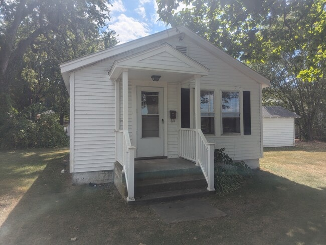 Building Photo - 603 County St Rental