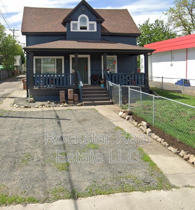 Building Photo - 2017 N Hamilton St Unit 2