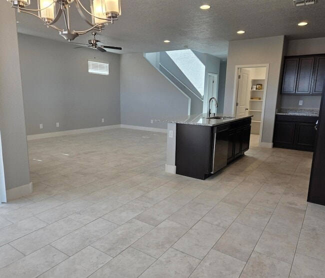 Photo - 4030 Silver Springs Road NE