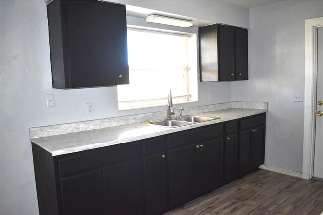 Photo - 5920 Riviera Dr