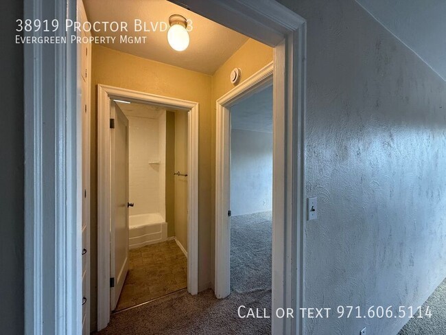 Photo - 38919 Proctor Blvd Unit 3