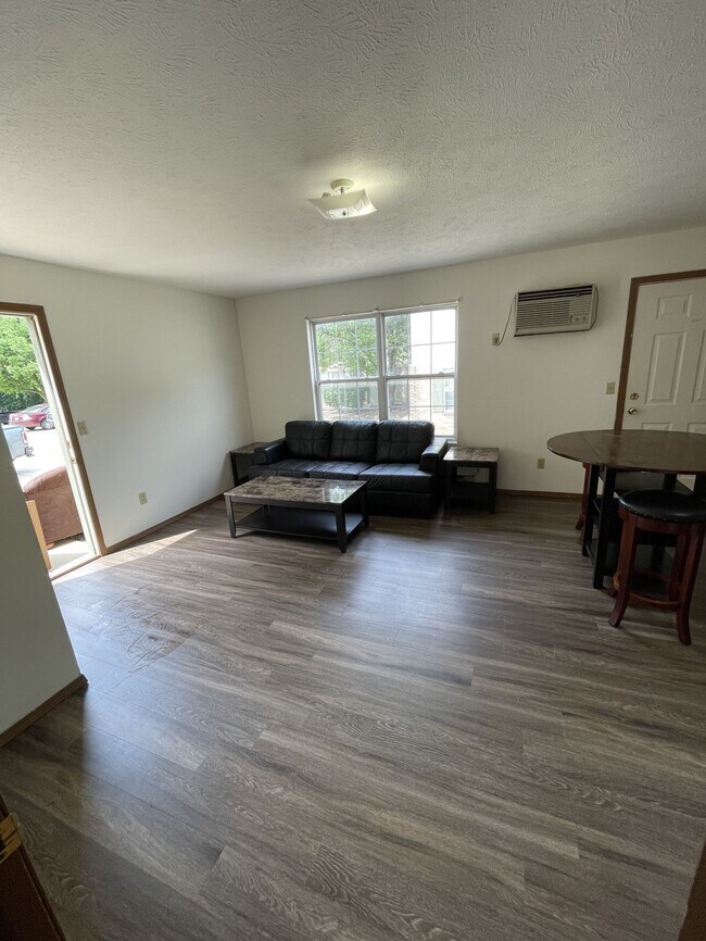 326 E Vernon Ave Apartments Normal, IL