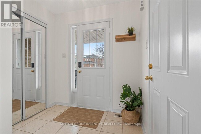 Photo - 1200 Mary-Lou St