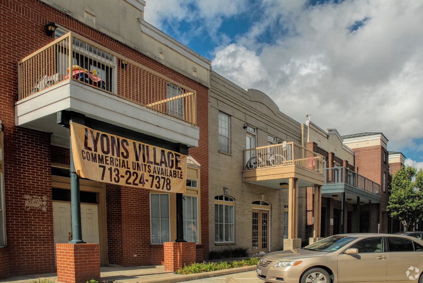 Photo - Lyons Village