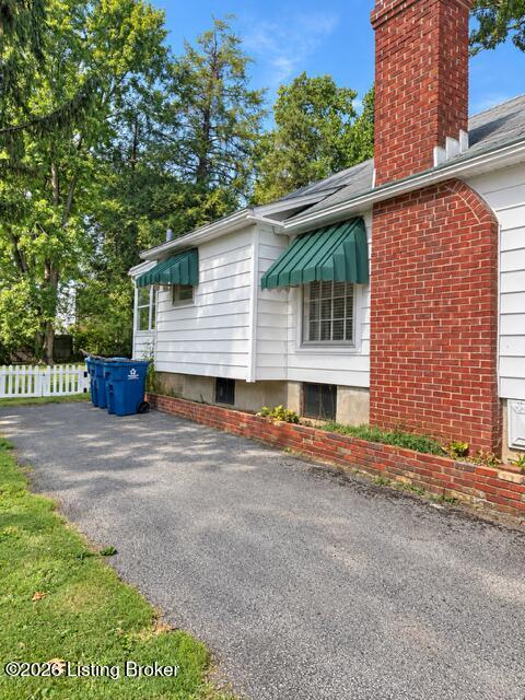210 Linney Ave