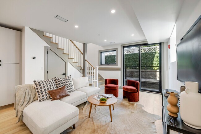 Photo - 566 E 3rd St Unit #1