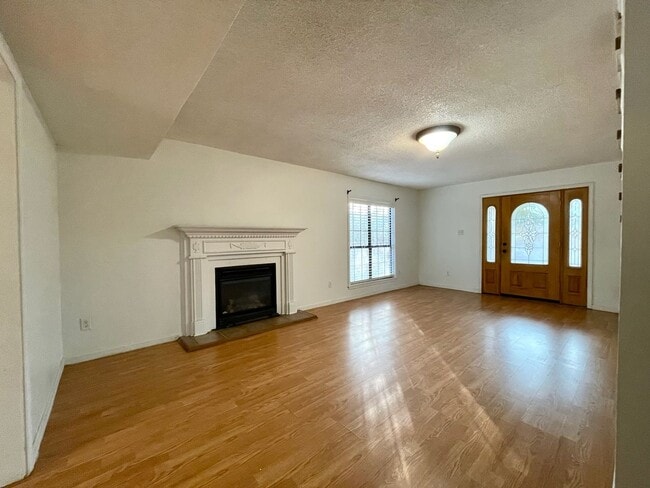 Photo - Large 4 Bedroom House