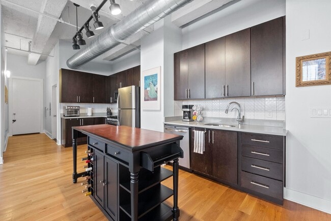 Photo - 325 Palisade Ave Unit # 2E