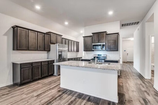 Photo - 545 Declaration Way