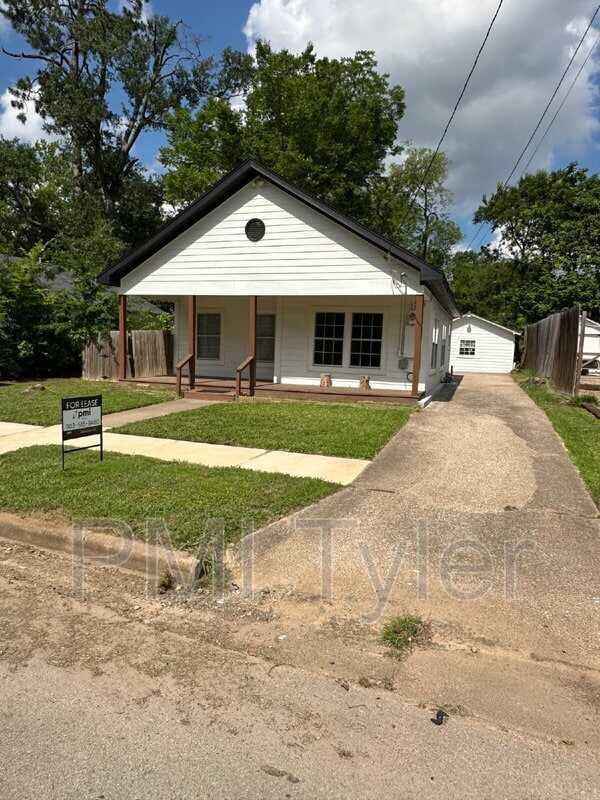 Building Photo - 1115 S Robertson Ave