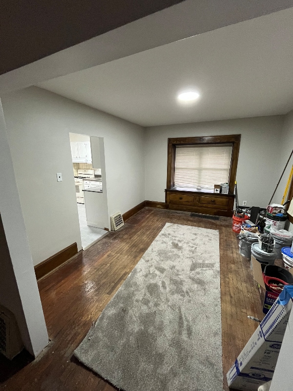 Photo - 486 W Waterloo Rd