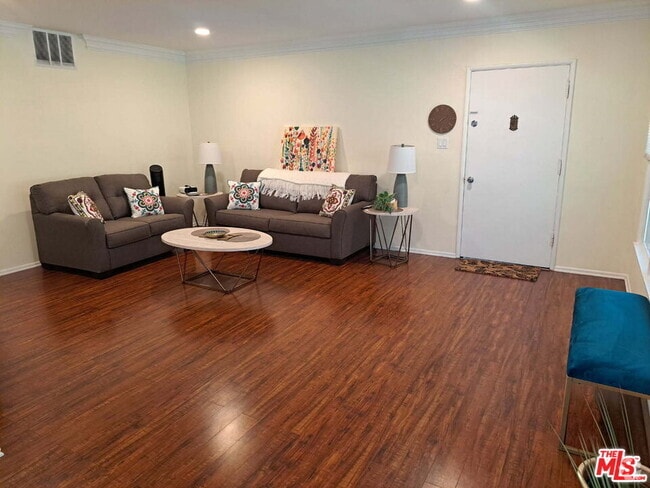 Building Photo - 1018 S Wooster St Rental