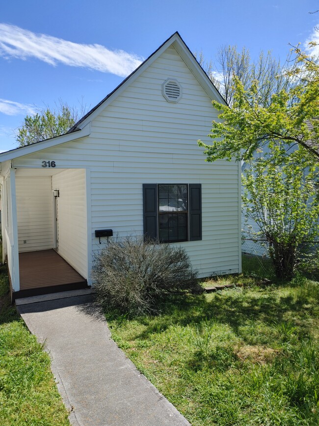 Photo - 316 E Emerald Ave House