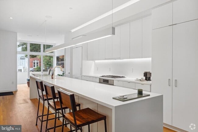 Building Photo - 1539 6th St NW Unit 1 Rental