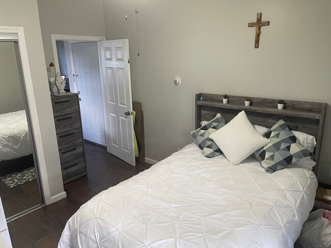 Photo - 218 Hopkins Ave Unit 1