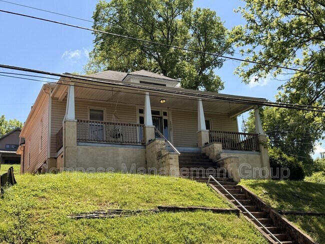 Photo - 1204 Valley Dr SW