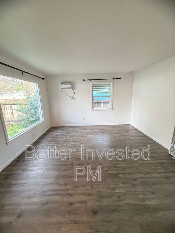 Photo - 727 N Pine St