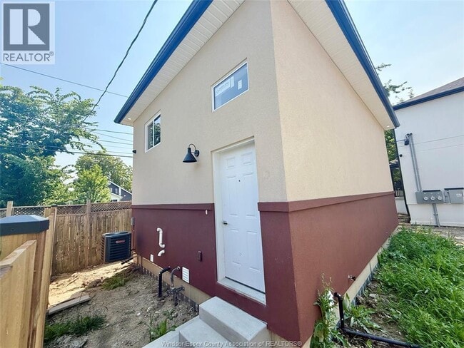 Photo - 1740 Buckingham Dr