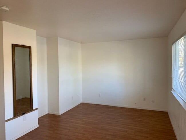 Photo - 3 Bedroom, 2 full Bath suite!!