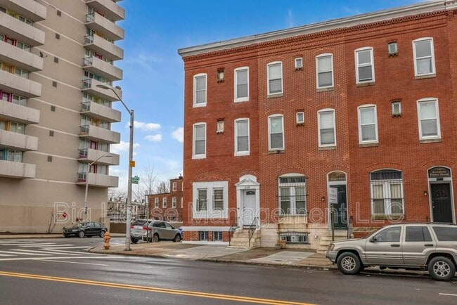 Building Photo - 339 E 25th St Unit 3