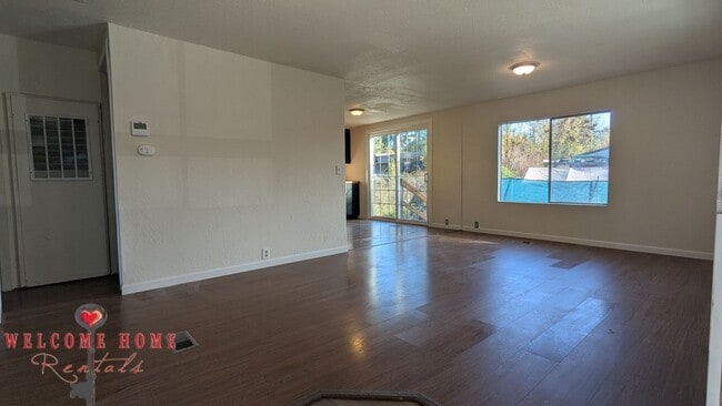 Photo - Huge fenced lot - bring your boat, trucks,...