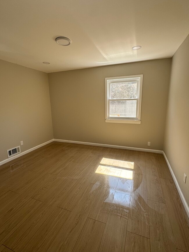 Photo - 160 Boston Ave