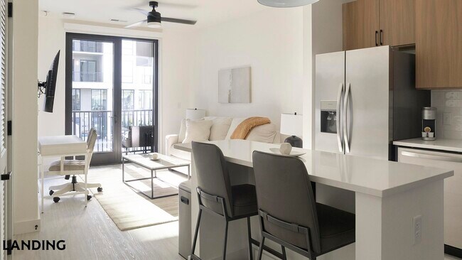 Photo - 1007 S Mint St Unidad 831