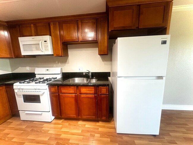 Photo - NB EB T 16803 , 16805 , 16807 Unit 16805