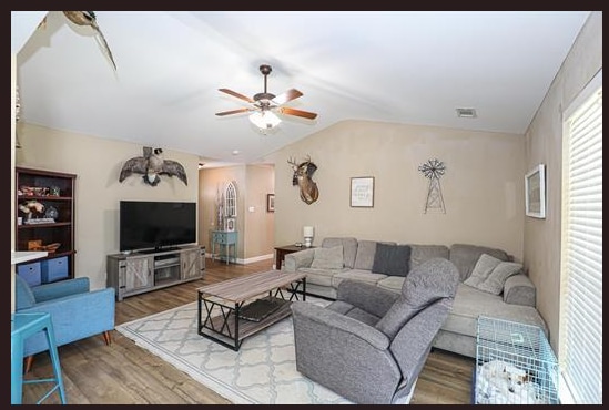 Photo - 2309 Greenleaf Dr