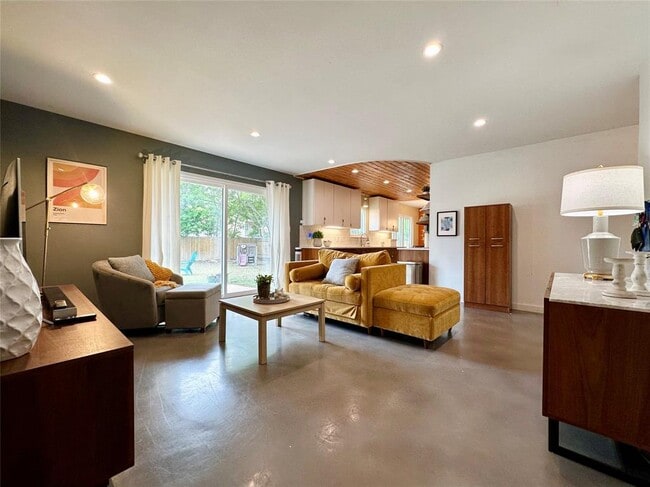 Photo - 2707 Ashdale Dr