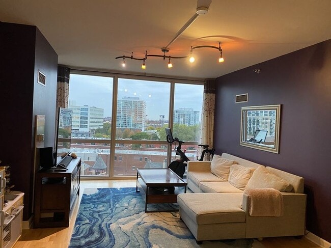 1841 S Calumet Ave Unit 911