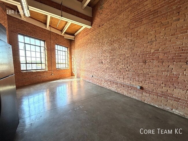Photo - 382 W 22nd St Unit 806