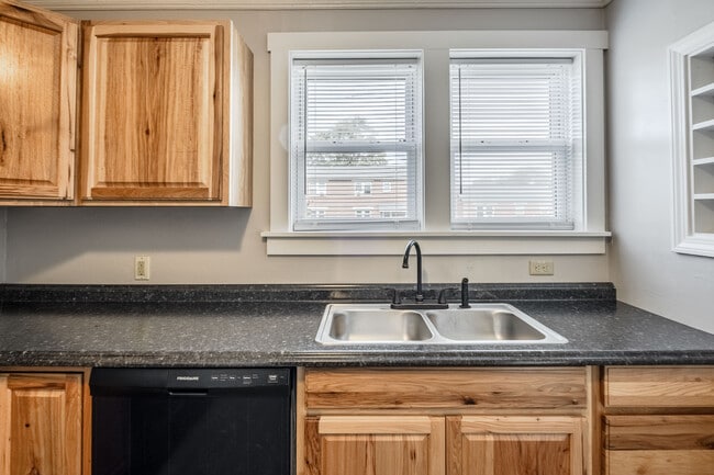 Atlantic Townhouse Apartments