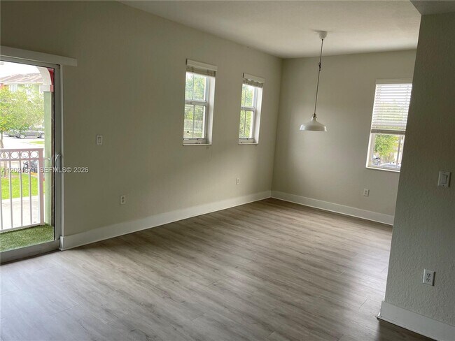 Photo - 11102 NW 83rd St Unit 201